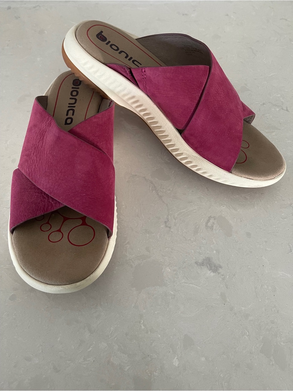 Bionica Women's Fuchsia Crossover Slide Mules
